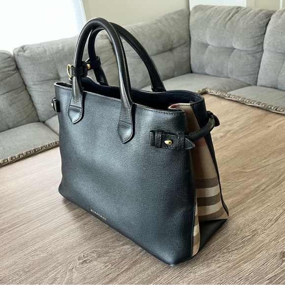 Burberry Banner Medium Tote - Picture 14 of 17